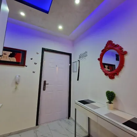 Black & White Apartment *