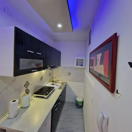 Black & White Apartment *